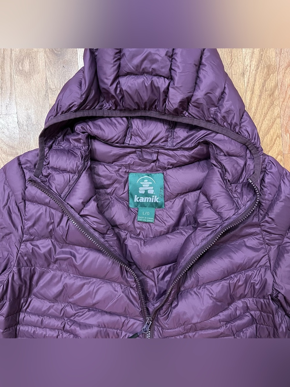 Sz L Kamik authentic down filled hooded puffer jacket. Interior & zipped pockets